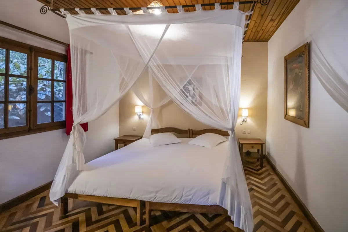Die Chalets befinden sich inmitten artenreicher Regenwälder